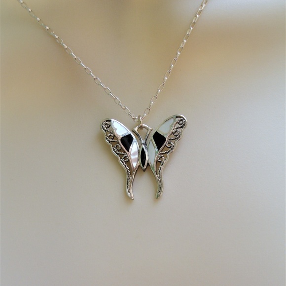 Mother of pearl sterling butterfly necklace NWOT - Picture 2 of 6